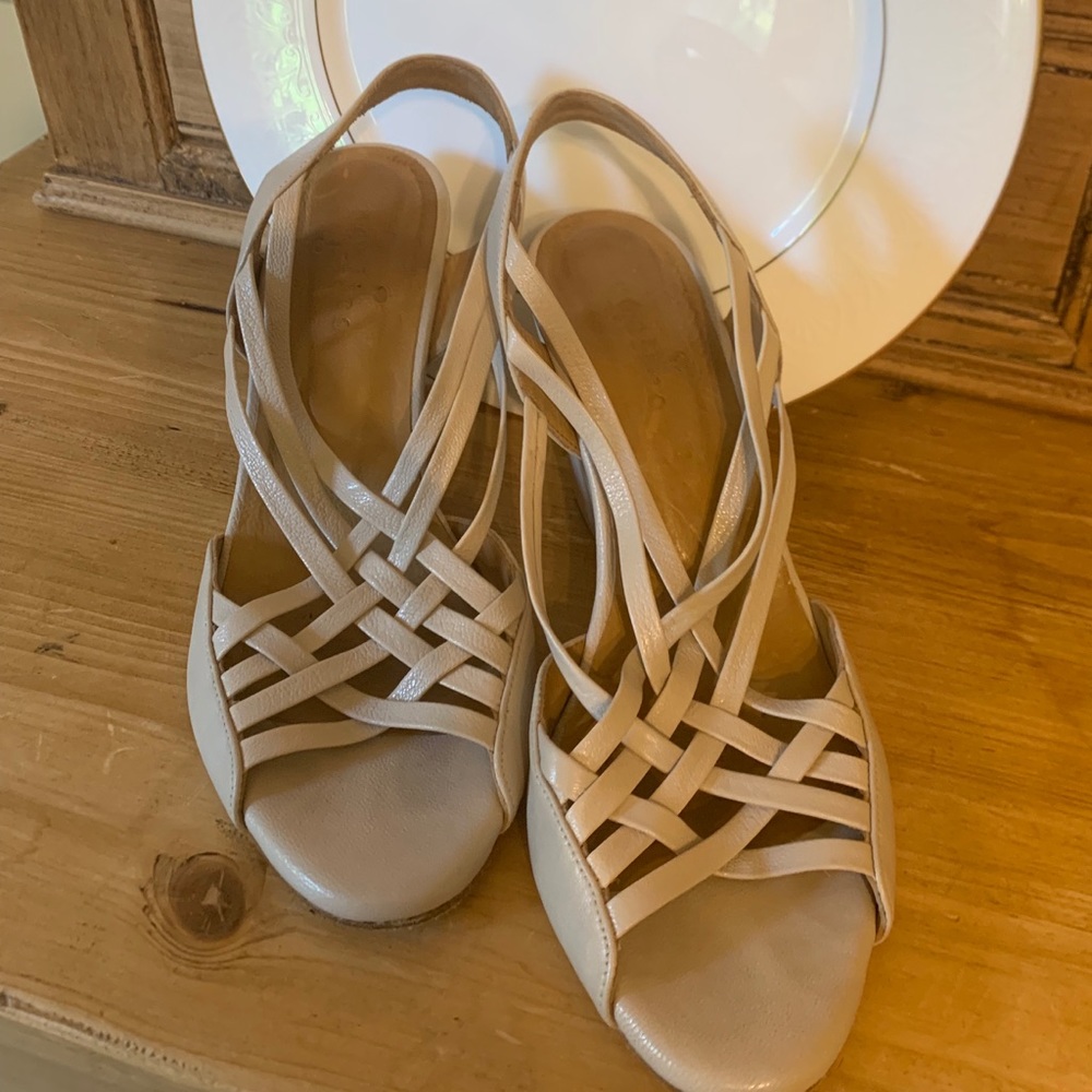 Coclico nude strap wedge